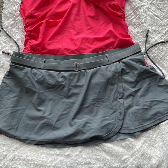 Swim suit - Picture 2 of 3